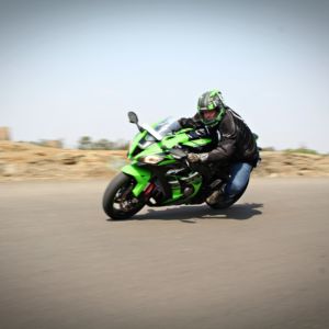 Kawasaki Ninja ZX R Review Action Shots