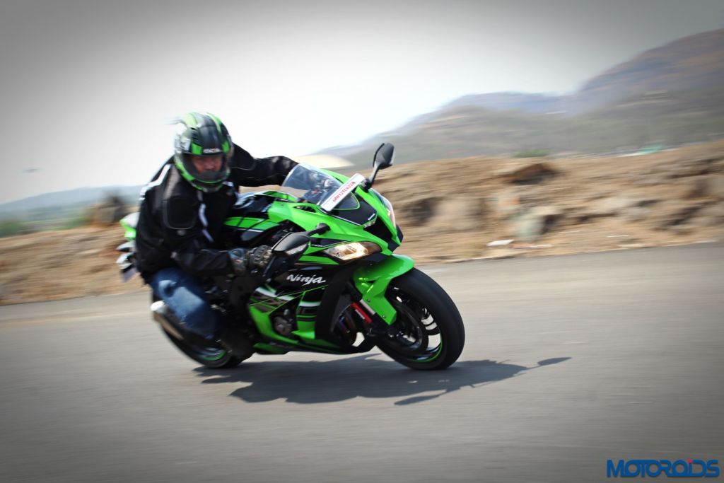 2016 Kawasaki Ninja ZX-10R - Review - Action Shots (12)