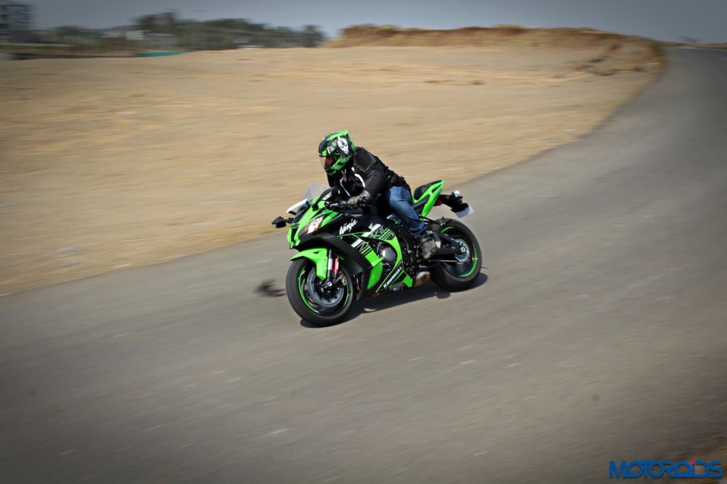 2016 Kawasaki Ninja ZX-10R - Review - Action Shots (16)