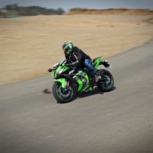 Kawasaki Ninja ZX R Review Action Shots