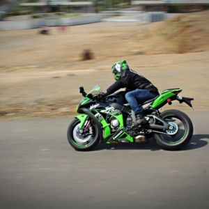 Kawasaki Ninja ZX R Review Action Shots