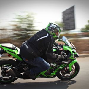 Kawasaki Ninja ZX R Review Action Shots