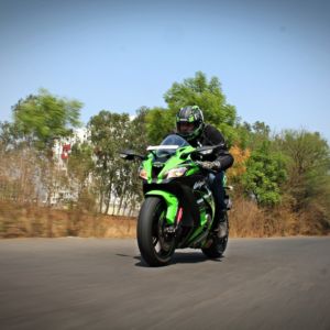 Kawasaki Ninja ZX R Review Action Shots