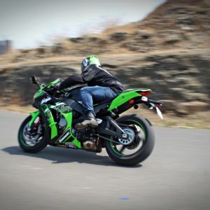 Kawasaki Ninja ZX R Review Action Shots