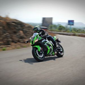 Kawasaki Ninja ZX R Review Action Shots