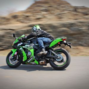 Kawasaki Ninja ZX R Review Action Shots