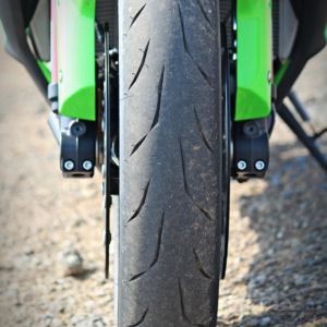 Kawasaki Ninja ZX R Review Details Front Tyre