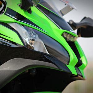 Kawasaki Ninja ZX R Review Details Headlight