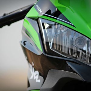 Kawasaki Ninja ZX R Review Details Headlight