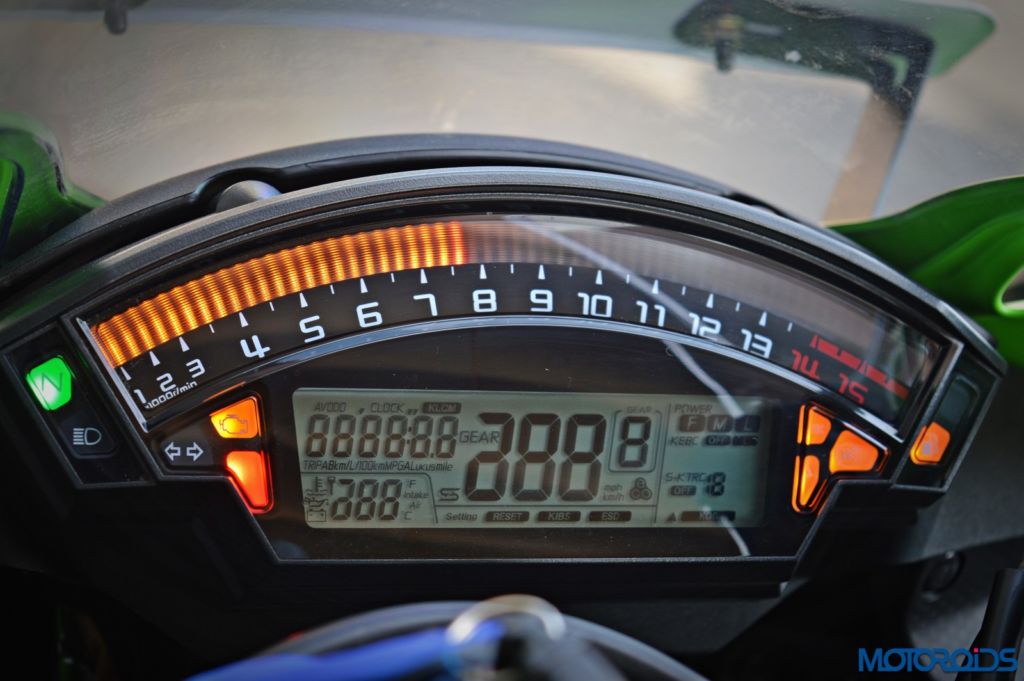 2016 Kawasaki Ninja ZX-10R - Review - Details - Instrument Cluster (1)