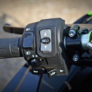 Kawasaki Ninja ZX R Review Details Switchgear