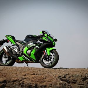 Kawasaki Ninja ZX R Review Still Shots