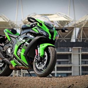 Kawasaki Ninja ZX R Review Still Shots