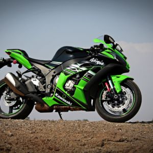 Kawasaki Ninja ZX R Review Still Shots