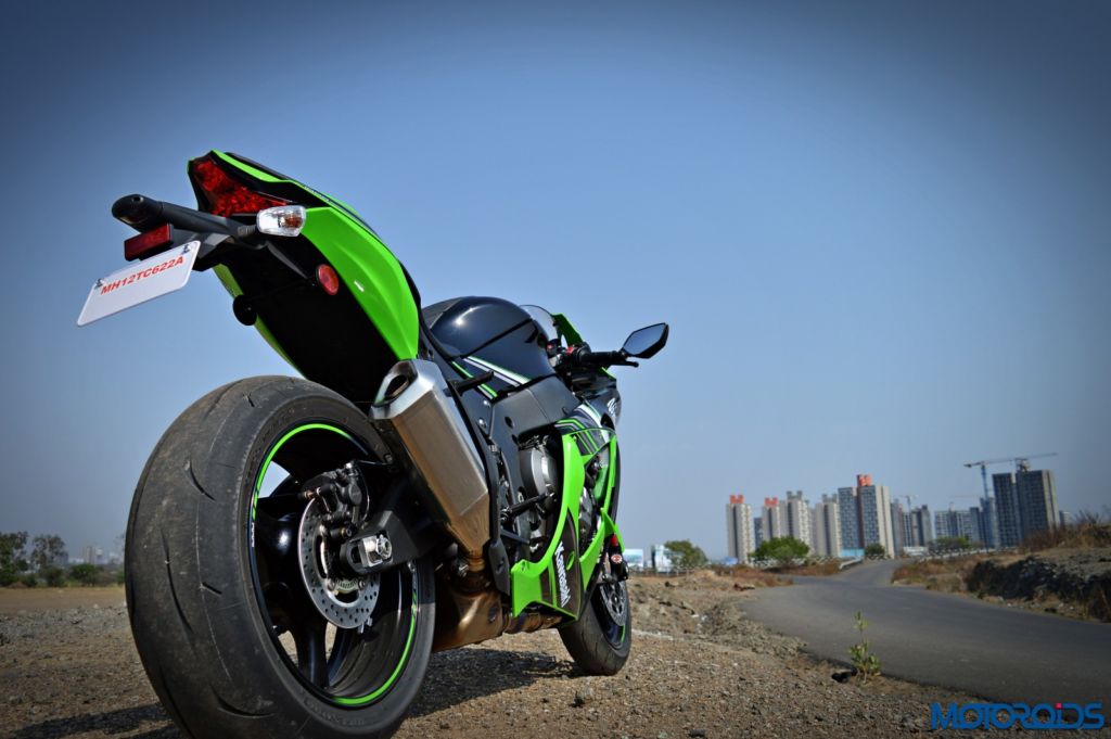 2016 Kawasaki Ninja ZX-10R - Review - Still Shots (3)