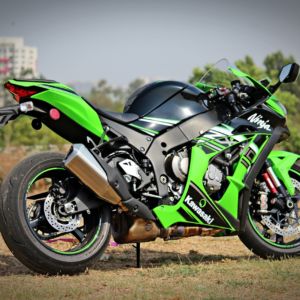 Kawasaki Ninja ZX R Review Still Shots