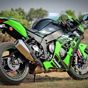 Kawasaki Ninja ZX R Review Still Shots