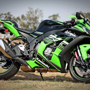 Kawasaki Ninja ZX R Review Still Shots