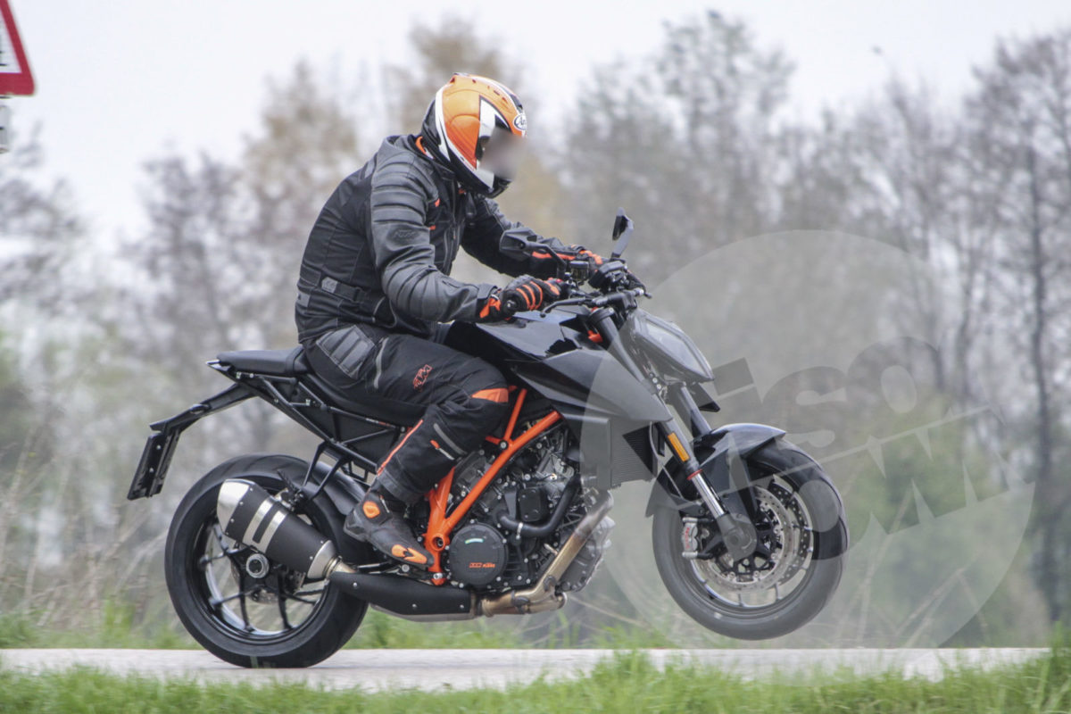 KTM  Super Duke R Spy Image e