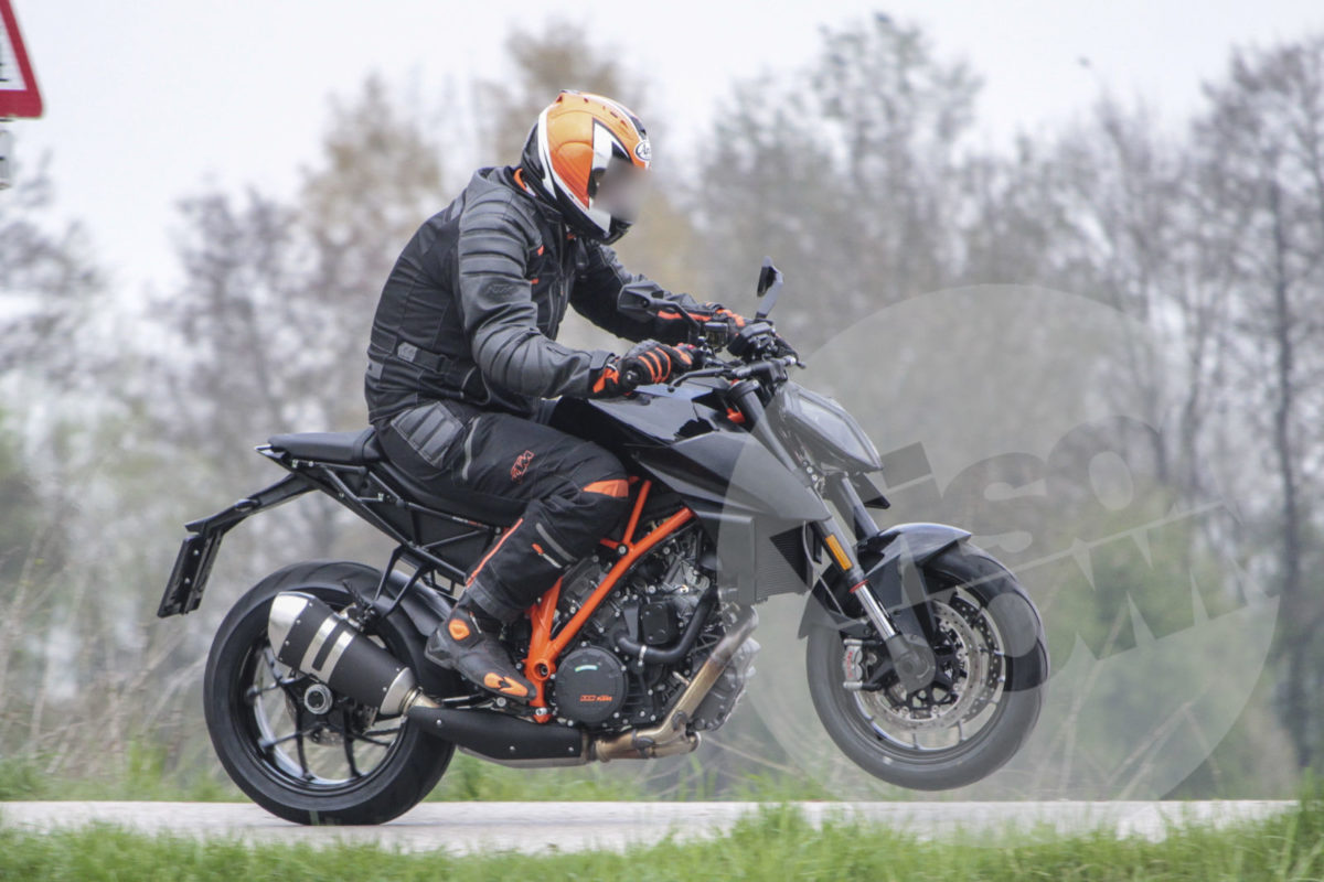 KTM  Super Duke R Spy Image e