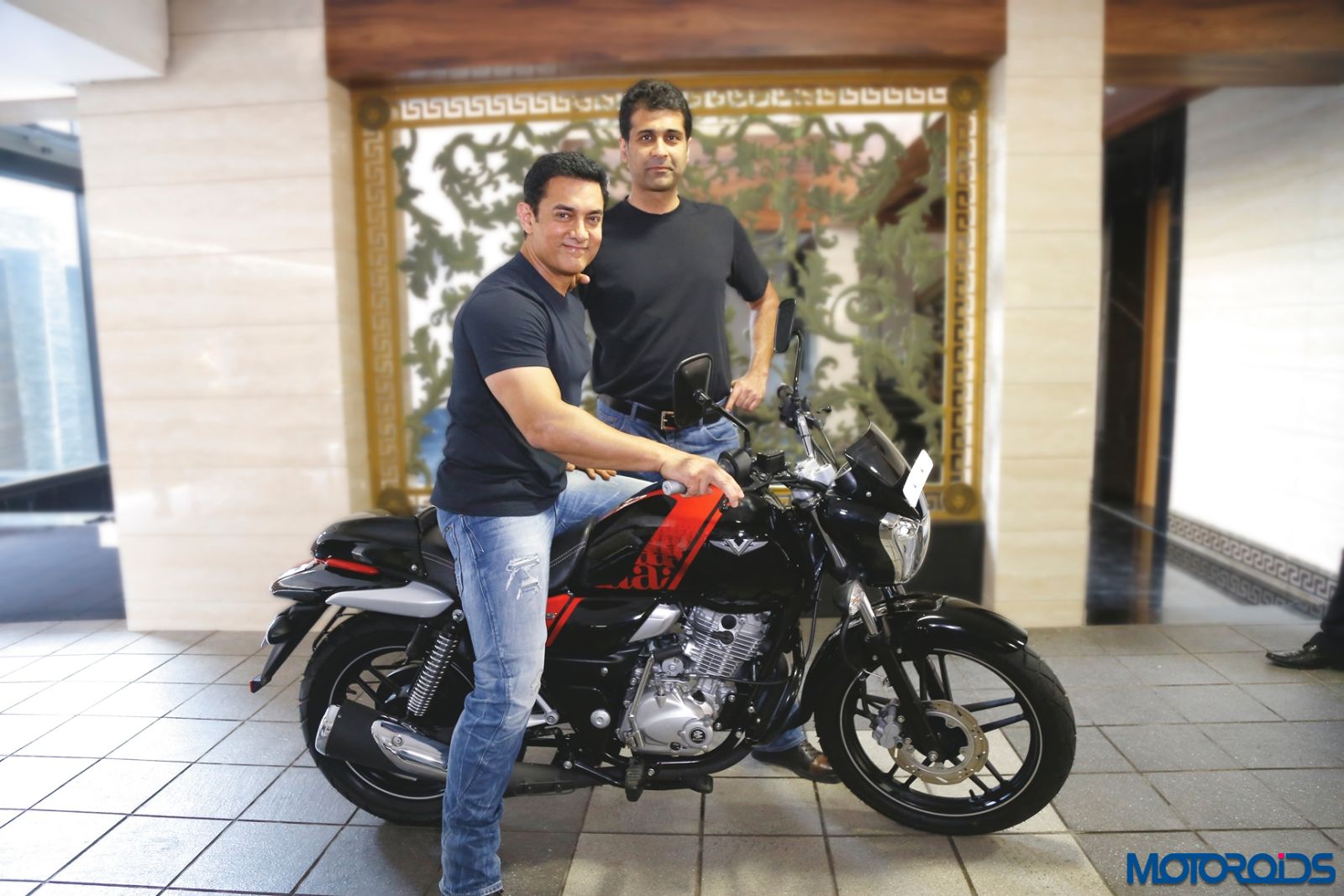 Bajaj v15 store custom