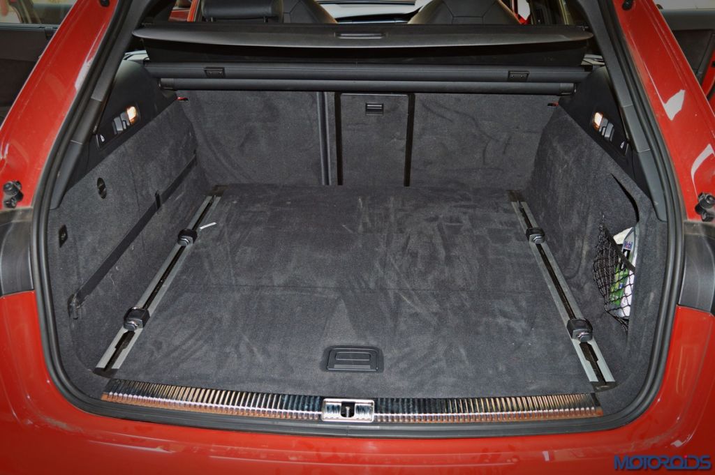 Audi RS6 Avant boot space (2)