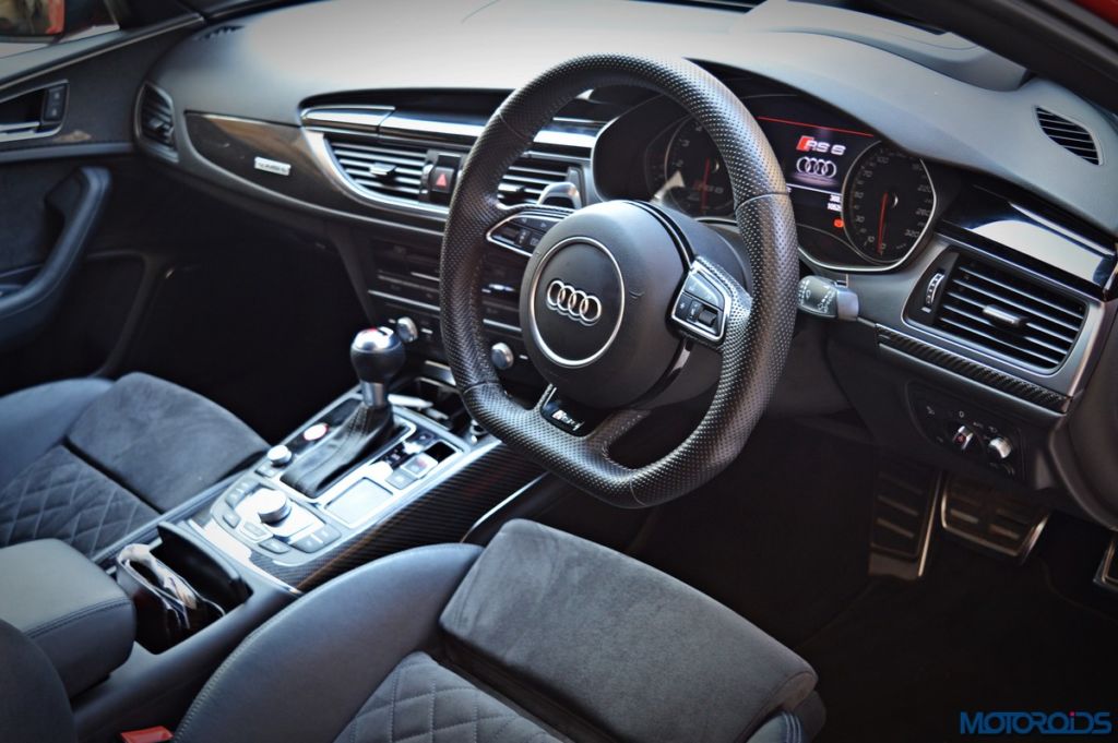 Audi RS6 Avant dashboard (1)