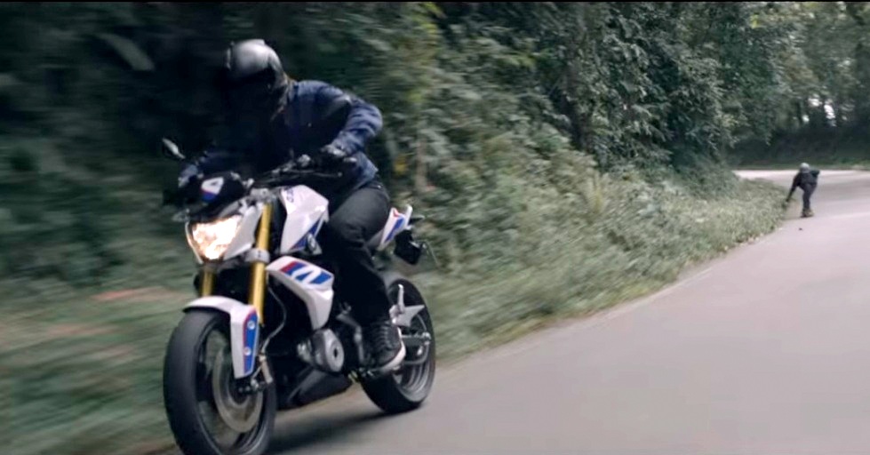 BMW G310R commercial (1)