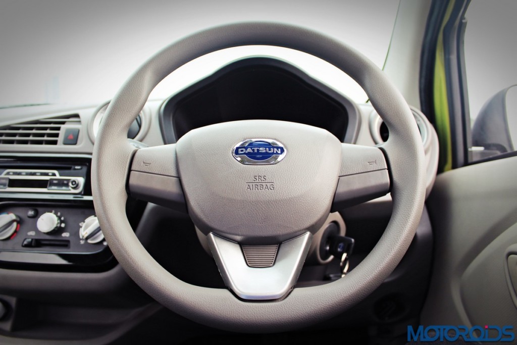 Datsun redi-Go steering wheel (1)