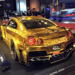 Engraved Goldmetal Paint Godzilla Nissan GTR