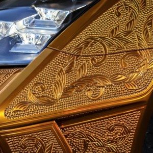 Engraved Goldmetal Paint Godzilla Nissan GTR