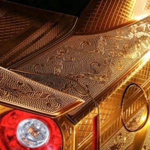 Engraved Goldmetal Paint Godzilla Nissan GTR