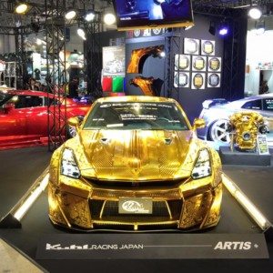 Engraved Goldmetal Paint Godzilla Nissan GTR