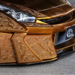 Engraved Goldmetal Paint Godzilla Nissan GTR