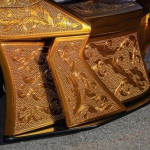 Engraved Goldmetal Paint Godzilla Nissan GTR