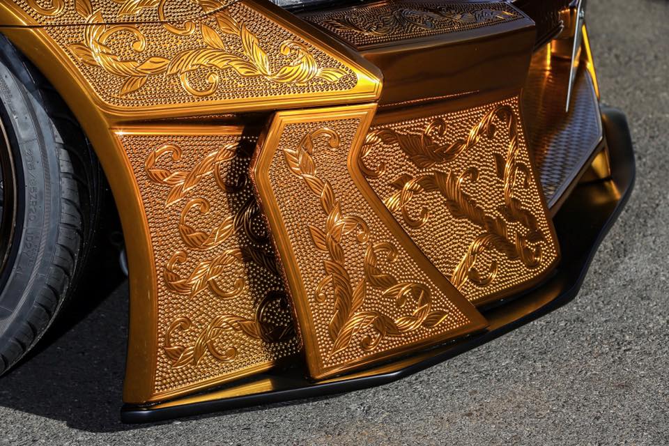 Engraved Goldmetal Paint Godzilla Nissan GTR (3)