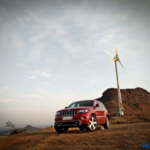 Jeep Grand Cherokee India front