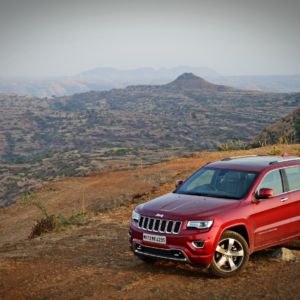 Jeep Grand Cherokee India front