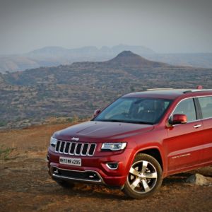 Jeep Grand Cherokee India front