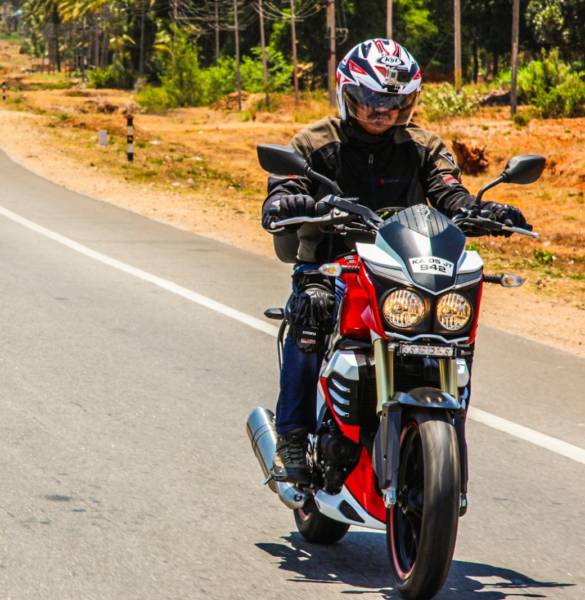 Mahindra Mojo Jungle Trail  e