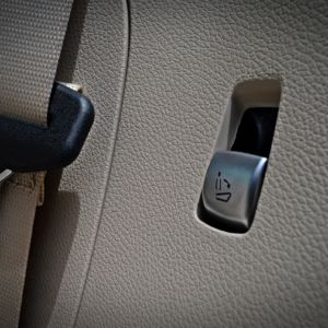 Mercedes Benz GLC d quick release button for rear seat