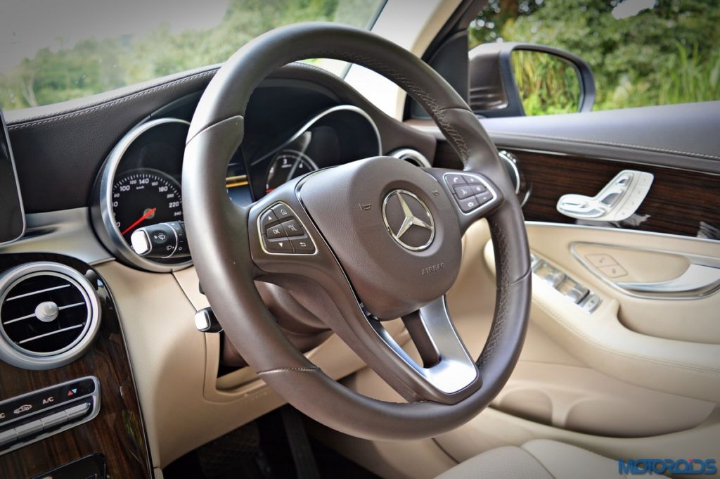 Mercedes-Benz GLC 220d steering wheel