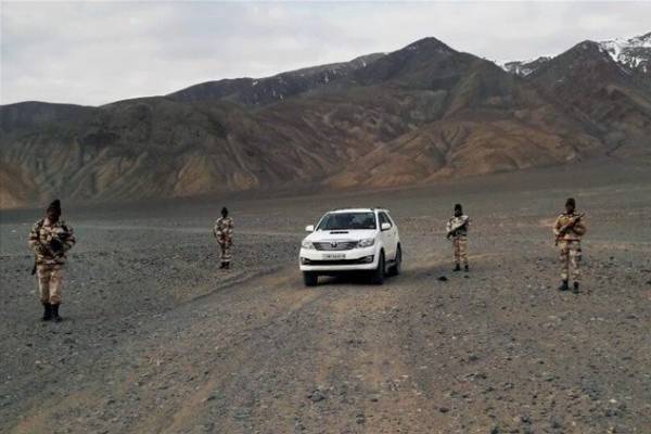 Toyota Fortuner at Indo China border