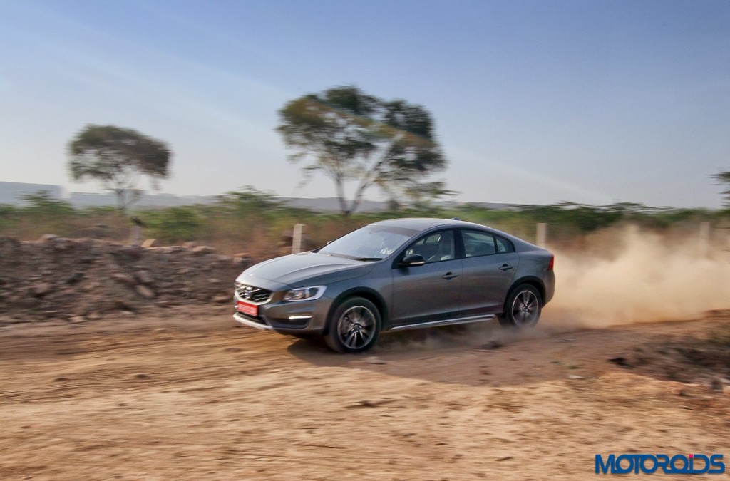 Volvo S60 Cross Country Action (2)