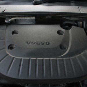 Volvo S Cross Country Engine bay