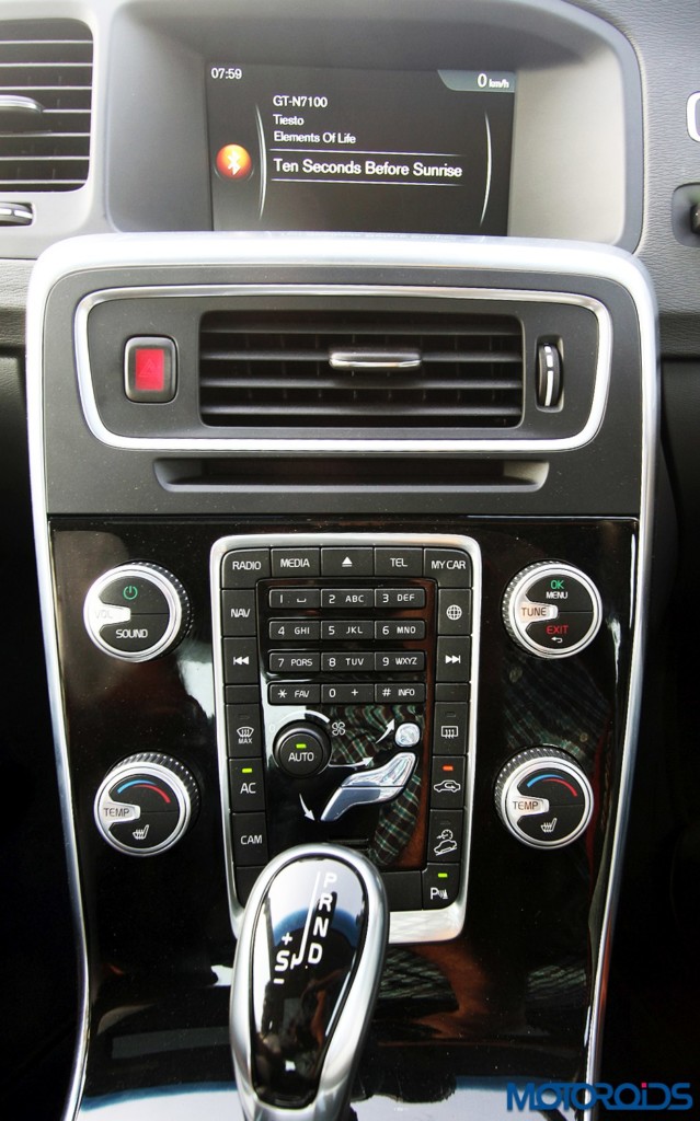 Volvo S60 Cross Country centre console