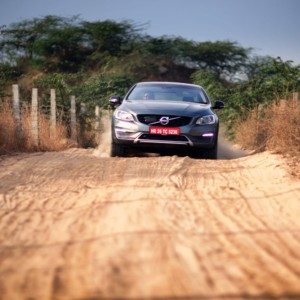 Volvo S Cross Country front