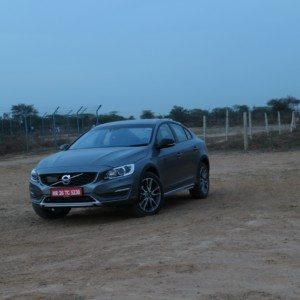 Volvo S Cross Country front  quarters