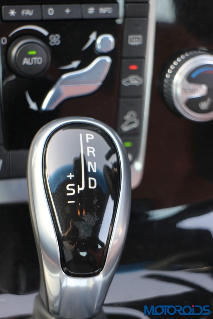 Volvo S60 Cross Country gear knob