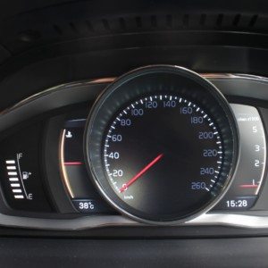 Volvo S Cross Country instrument cluster